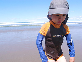 NZの海は真夏でも結構冷たい