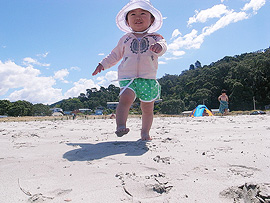 結局一度も海には入らずビーチのみで遊んだ花